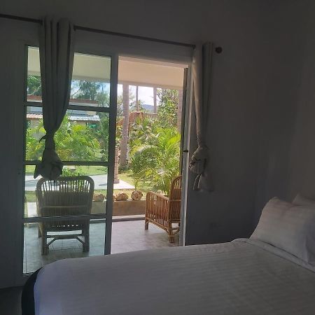 Nice Home Stay At Samroiyod Baanphakrimlay Esterno foto